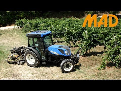 New Holland T4.110 F BlueCab4: in vigneto