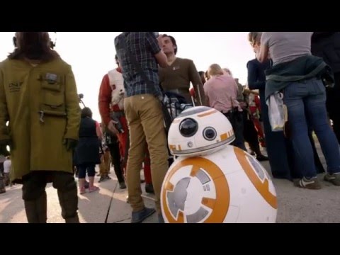 Thumbnail of the video: Star Wars: El Despertar de la Fuerza - "BB-8"