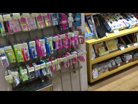 Visitando a loja Life by city'super em Xangai