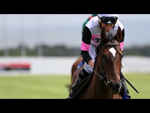 She's back! Top-class PORTA FORTUNA strikes at the Curragh | Racing TV