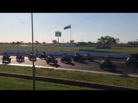 Mallala 17/5/15 - Start of FX Superbike Race 3