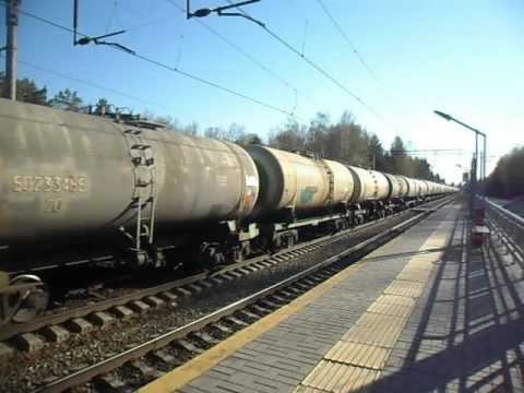 Электровоз ВЛ80С-574 с грузовым поездом