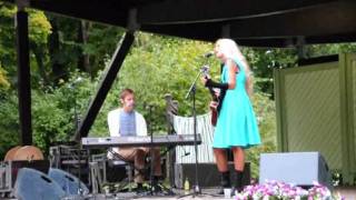 Nilla Nielsen - Liquid Gold (Live at Save The Planet, Göteborg, 2009)