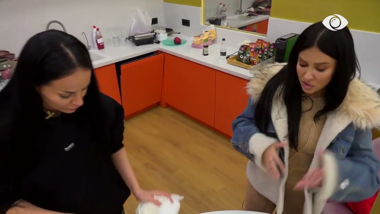 “Nuk mund të hedh fall…”/ Sara sqarohet me Artën: Gjithë rrëmujën ma ka bërë Dea…