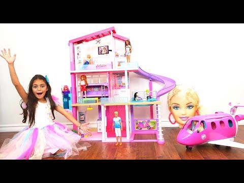 Zidane plays seller of Barbie Dream House for kids