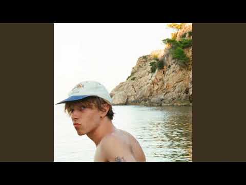 Plage Coquillage First kiss song (Unofficial Instrumental)