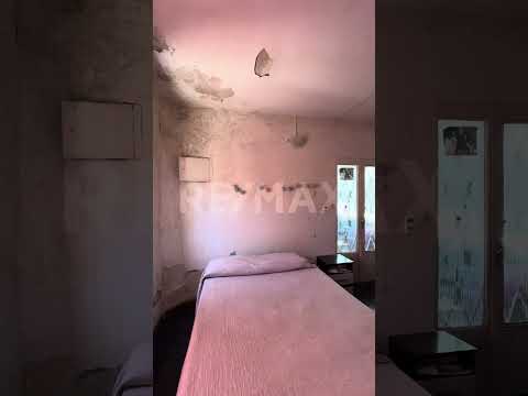 Venta de casa de 5 dormitorios y cochera en Perez Castellanos