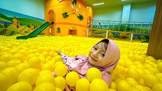 Download lagu DiAJAKIN PAPS AQILLA BERMAIN DAN MANDI BOLA SEPUASNYA. WAJIB KESINI KALO MAIN KE BSD mp3 Download lagu DiAJAKIN PAPS AQILLA BERMAIN DAN MANDI BOLA SEPUASNYA. WAJIB KESINI KALO MAIN KE BSD mp3