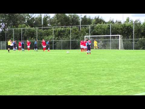 Vrijetrap van Nazario de Fretes tegen Brabant United O17