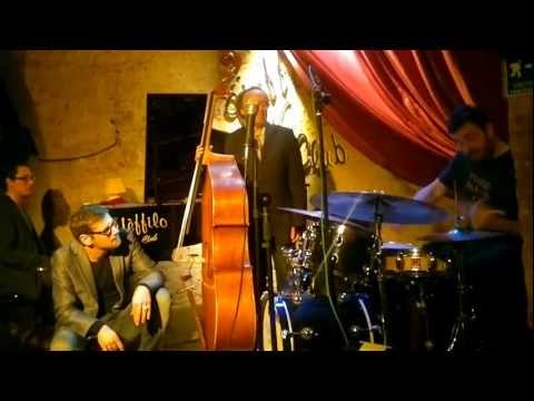 Fabrizio Bosso Special Quartet (Lorenzo Tucci drum solo) Ueffilo Jazz Club - Gioia del Colle - Ba