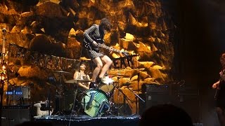 Sleater-Kinney - Let&#39;s Call It Love and Entertain (w/NYE Countdown) – Live in San Francisco