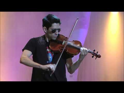Eric Speed won a world record for the fastest violonist in 2011 at Just for Laugh !