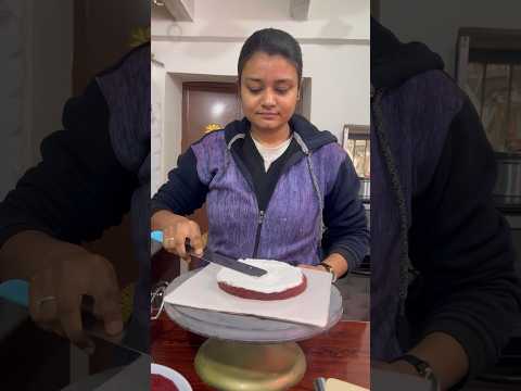 Flop hote huye bach gya standing cake😑 #shortsfeed #cake #youtube #shorts #trending #trendingshorts