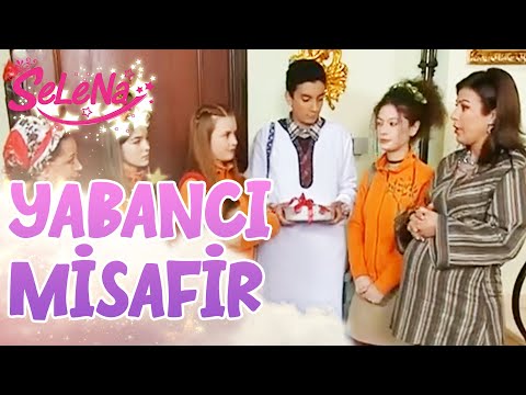 Irak'tan gelen misafir kızlarla aynı evde kalacak - Selena Özel Kolaj