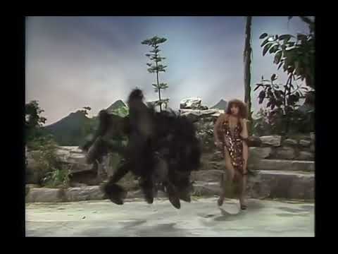 The Muppet Show - 311: Raquel Welch - “Baby It’s Me” (1979)