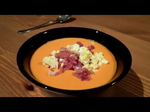 Salmorejo Cordobés - Receta para hacer con batidora o con Thermomix ✅