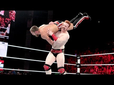 Sheamus vs. Daniel Bryan - Street Fight: Raw, July 30, 2012