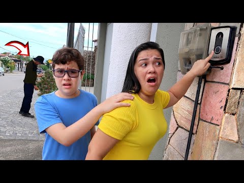 We left home alone and a stranger followed us 😱😱 | Izia and Nildo Barroso