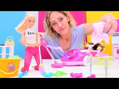 Spielspaß mit Puppen - Barbie und Nicole machen Frühjahrsputz - Spielzeugvideo für Kinder