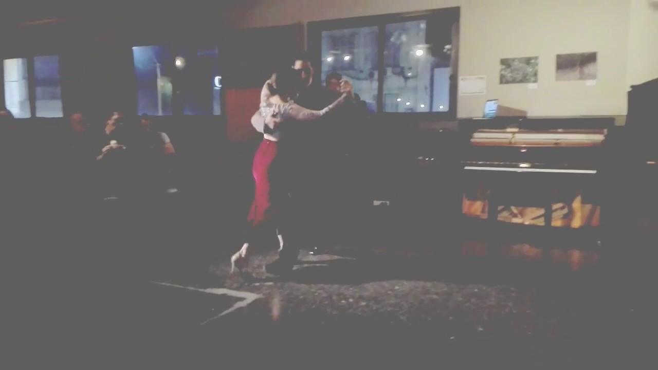 Barbara Ferreyra y Exequiel Relmuan- Tango "El Buey Solo"