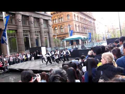 BRING SM TOWN TO SYDNEY: 이것만은 알고 가 (Before U Go) & 왜 (Keep Your Head Down)