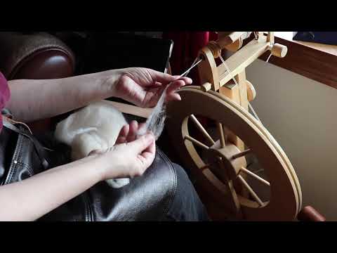 Woolen Spinning on my Lendrum DT