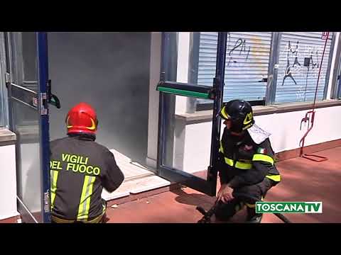 2018-03-17 LIVORNO - INCENDI, 'STRAGE' DI 14 MOTORINI A LIVORNO