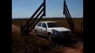 Смотреть онлайн Необычные самооткрывающиеся деревяные ворота