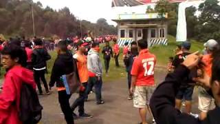 Download lagu Jakmania tour Bandung at Tol Cikampek KM 66 mp3