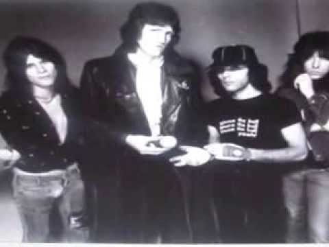 Reddy Teddy - Six Sides to Heaven (Live at The Rat 1977) -  Shot Straight From PC