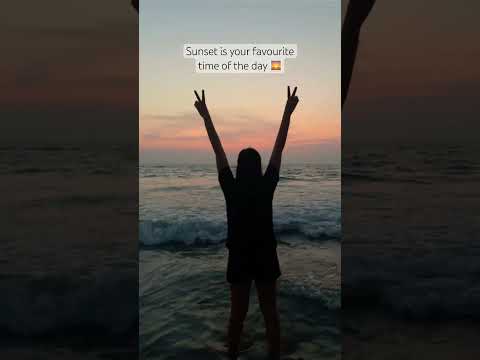 Sunsets make you a happy baby 🥰 #goldenhour #happiness #trending