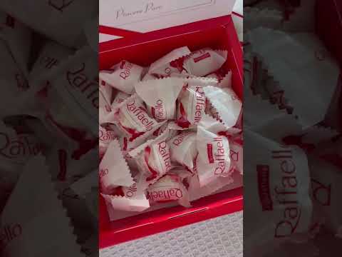 This over ferreros any day🫢Drooling just watching this again🤤❤️ #raffaello #chocolate