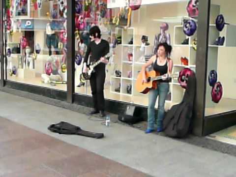 Live music on Henry Street in Dublin City