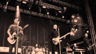 STATUS QUO CREEPIN&#39; UP ON YOU