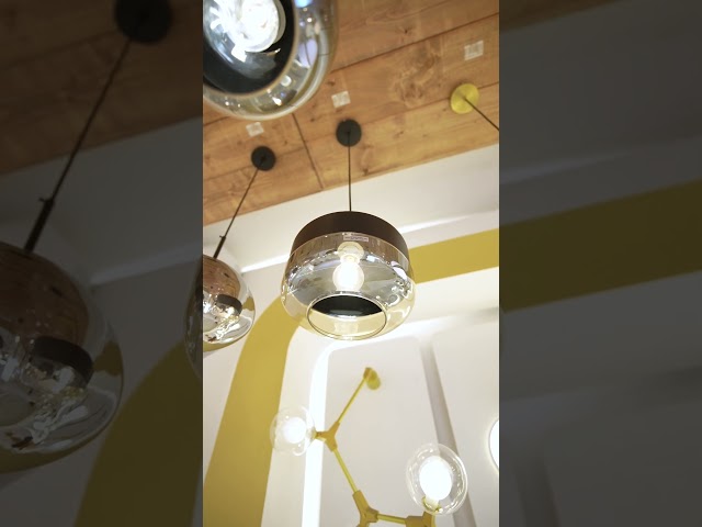 لمبة علاقية سوداء مع زجاج عسلي