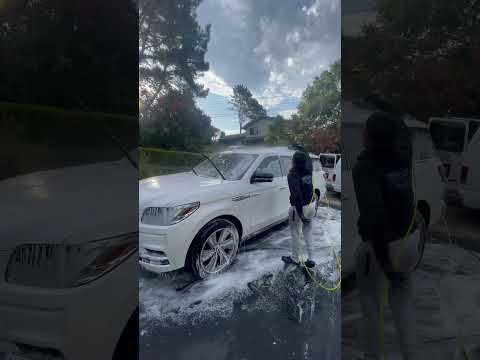 Thumbnail for Lincoln Navigator (It Started Sprinkling After) by Lincoln Navigator