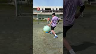 バランスボールでPK勝負してみた⚽️