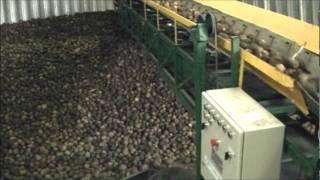 preview picture of video 'Grimme DR 1500 + Steyr 4110 profi + inschuren aardappelen.'