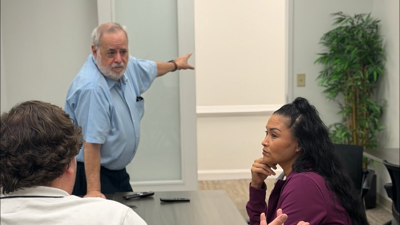 Lynette gets kicked off of the property by Bethany’s Dad! Mr. Newburger wasn’t having it