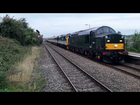 37521 & 37409 at Caldicot on 1Z39 Cardiff Central - Crewe 07.09.24