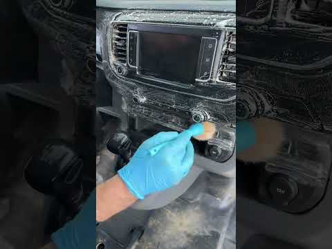 Gros nettoyage sur cet utilitaire 😵‍💫 #nettoyageauto #detailing #propre