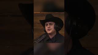 Regulo Caro nos canta VOY A PISTEARME EL DOLOR | Entrevista con Jessie Cervantes