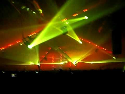 Tyas & Patterson playing Suburban Train remix @ Trance Energy 2010
