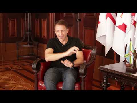 Ex aluno chega a pergunta do milhão com ajuda do CMRJ.