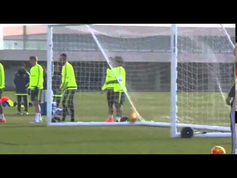 Sergio Ramos dedica su golazo del entrenamiento a ¡Zizou!