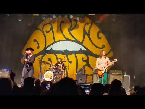 Dirty Honey Covers AC/DC's "Shoot to Thrill" (3/31/22)