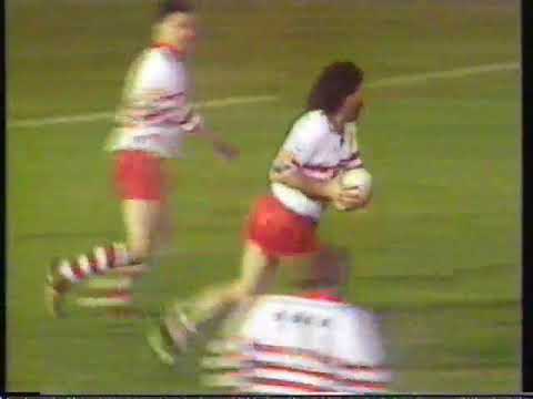 AFL legend 'Dipper' takes on Wally Lewis and rugby league