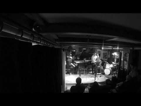 Everything i love Andrea Pozza Trio live at Dondi's