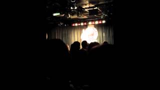 Stand Up Comedian, Ross McGrane Beats the Comedy Store Gong