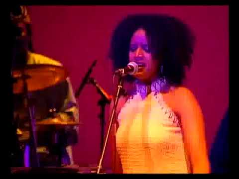 Ejigayehu Shibabaw (Gigi)'s amazing live performance.
